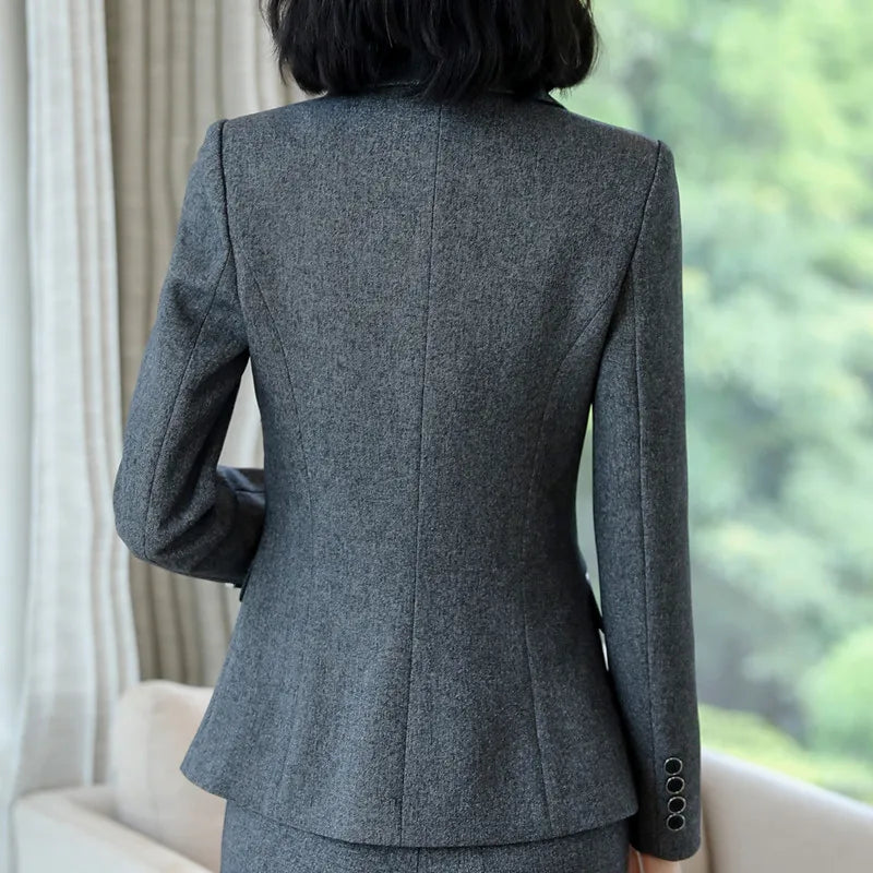 Elegant Blazer – Women’s Office Wear