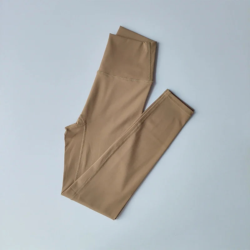 Seamless Yoga Set – Sports Bra & High Waist Shorts