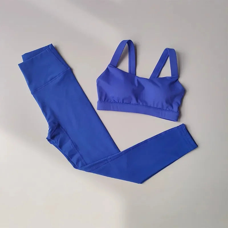 Seamless Yoga Set – Sports Bra & High Waist Shorts