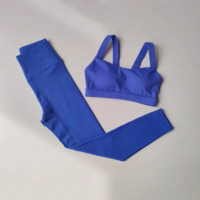 Seamless Yoga Set – Sports Bra & High Waist Shorts