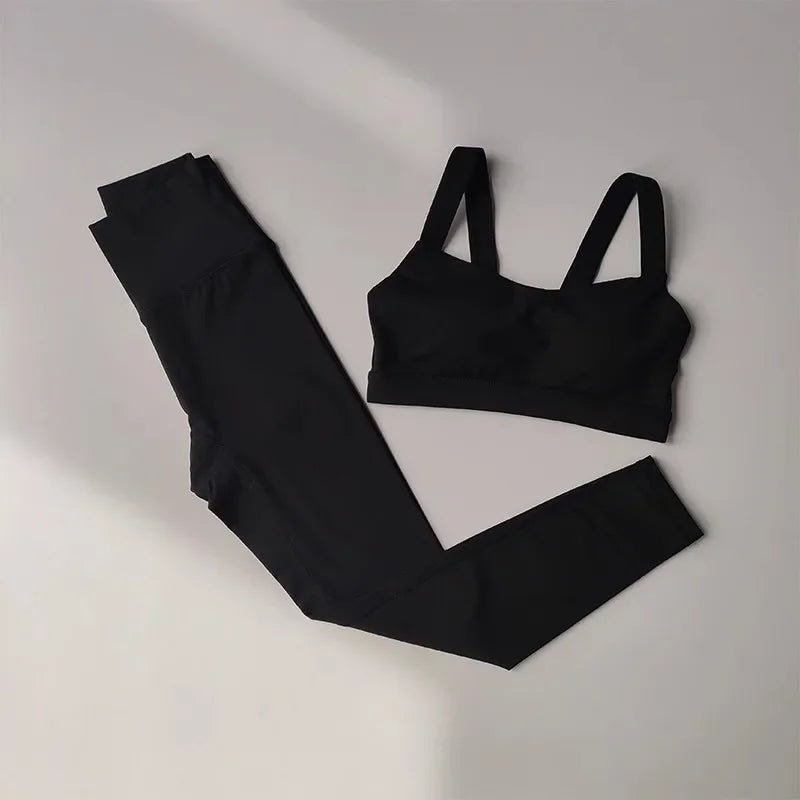 Seamless Yoga Set – Sports Bra & High Waist Shorts
