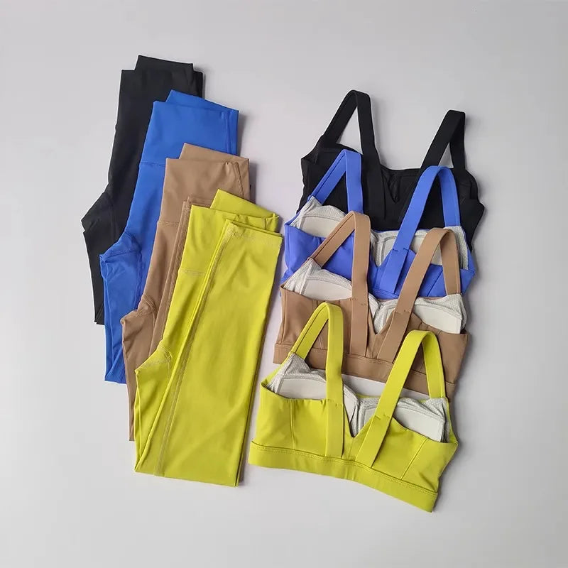 Seamless Yoga Set – Sports Bra & High Waist Shorts