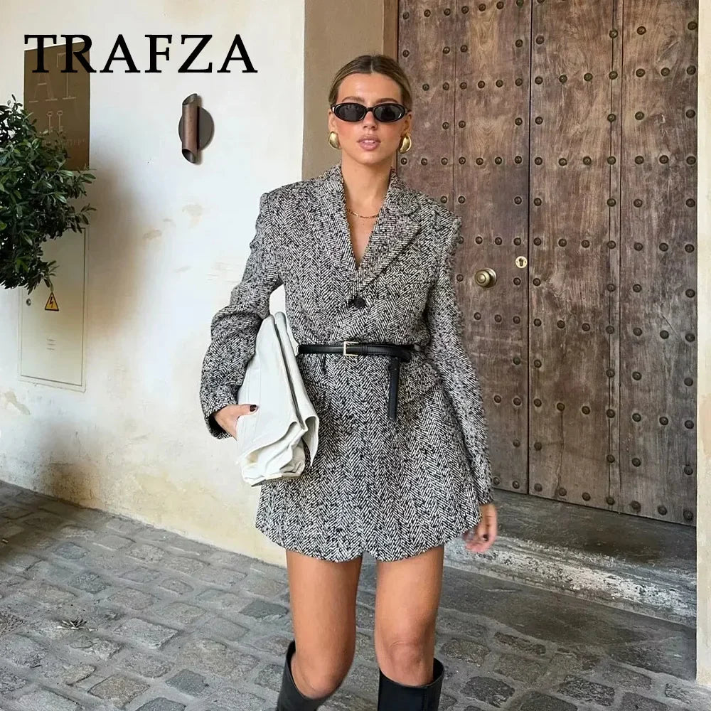 Loose Fit Blazer – Women’s Elegant Jacket