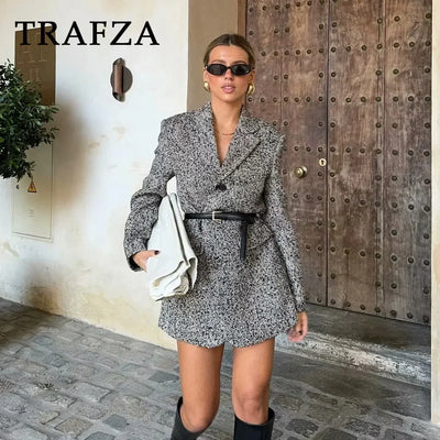 Loose Fit Blazer – Women’s Elegant Jacket