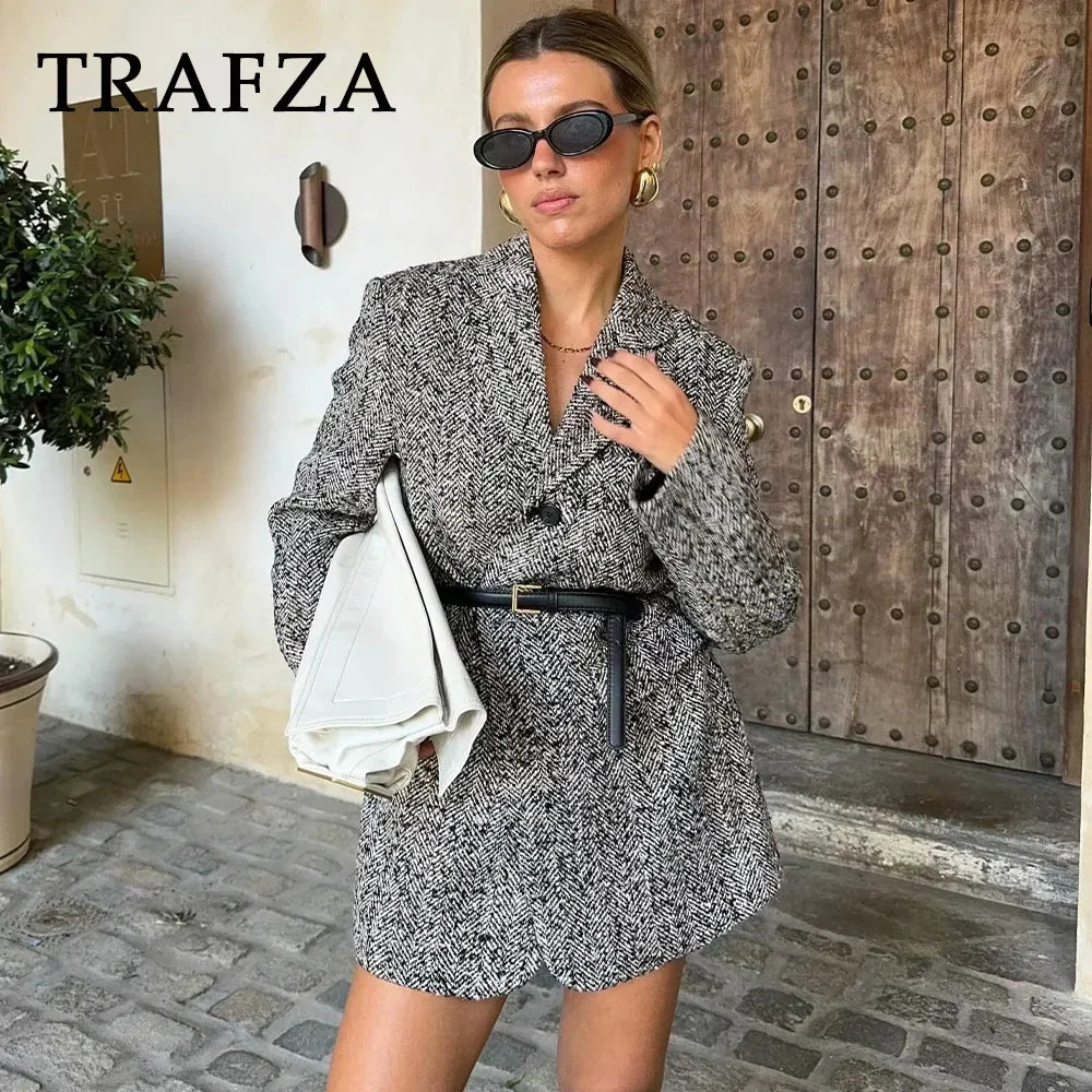 Loose Fit Blazer – Women’s Elegant Jacket