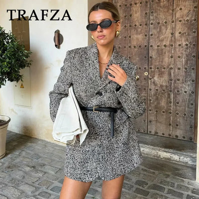 Loose Fit Blazer – Women’s Elegant Jacket