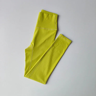 Seamless Yoga Set – Sports Bra & High Waist Shorts
